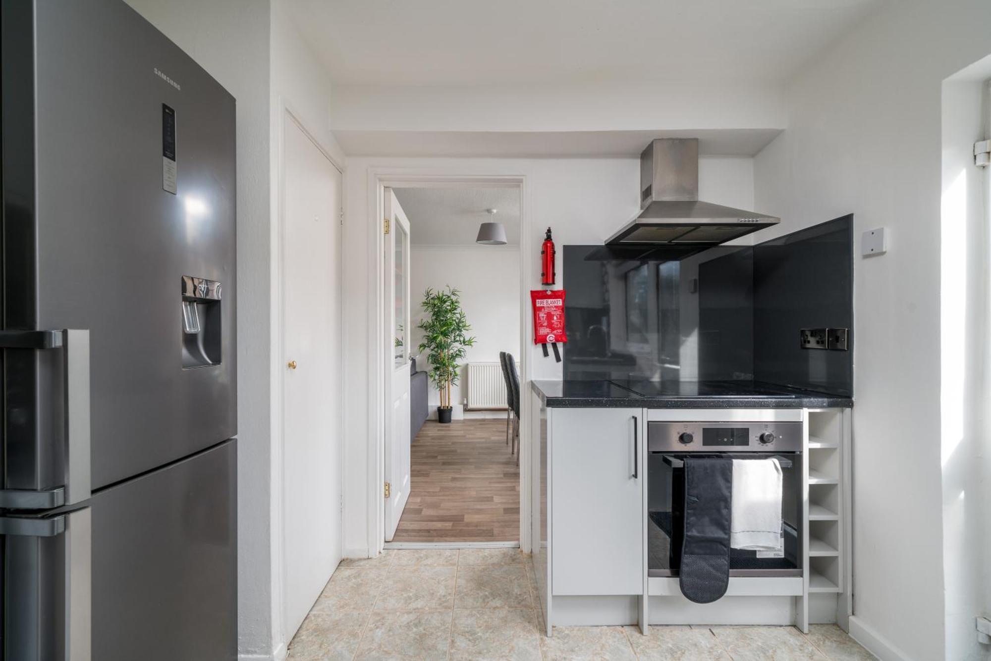 Apartamento Skyvillion-Stevenage Amazing 3Bed House, Garden, Free Off Street Parking For 2 Cars, Wifi Exterior foto